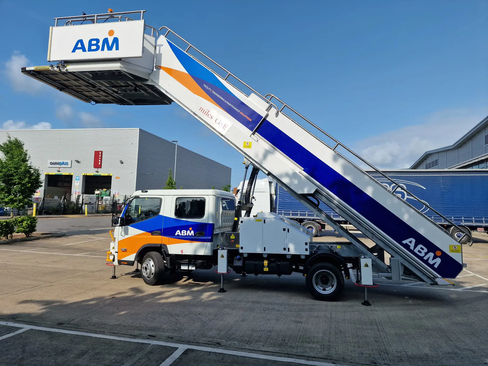 Ladder Maintenance Platform visual 2